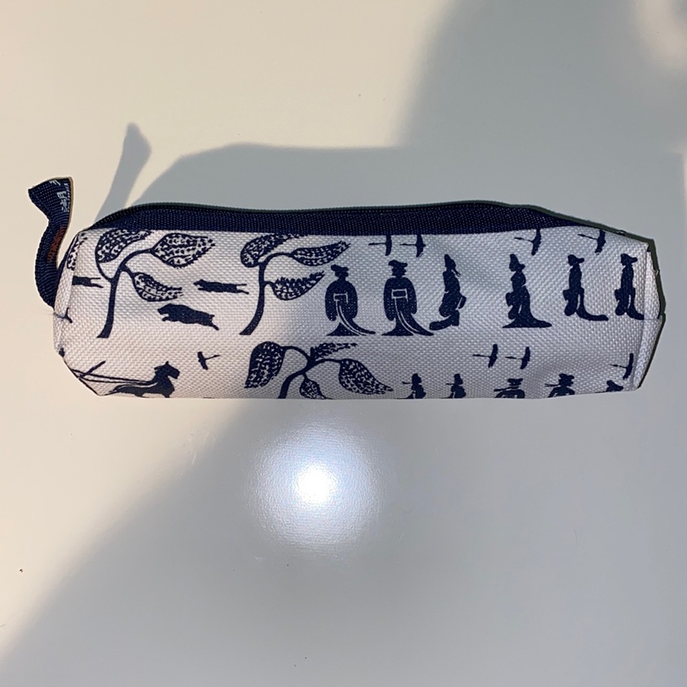 Small pouch